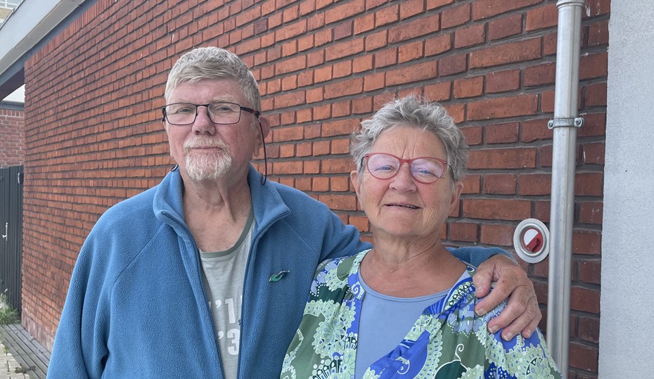 Lis og Torben samler ind på Bellahøj kirkes høstmarked.